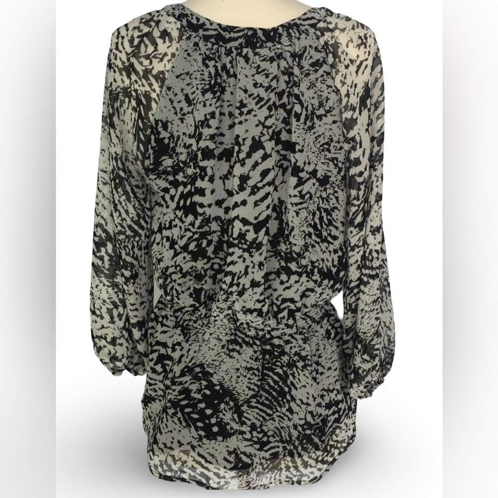 CALVIN KLEIN ๐SMALL๐BLACK & GREY LONG SLEEVED CHIFFON V NECK PEPLUM BLOUSE - Picture 4 of 15
